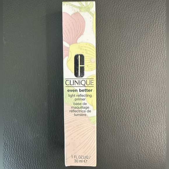 Clinique Even Better™ Light Reflecting Primer - Picture 2 of 3